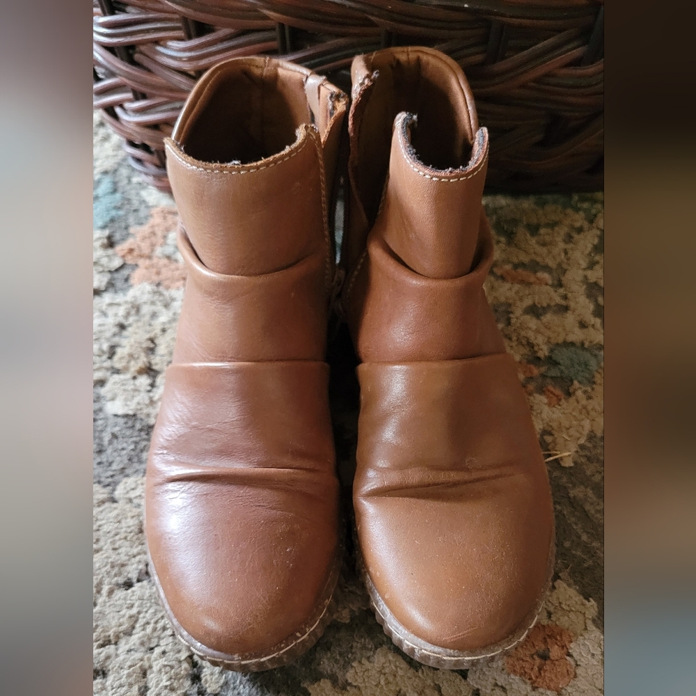Clark's Leather Booties, women's size 5.5
